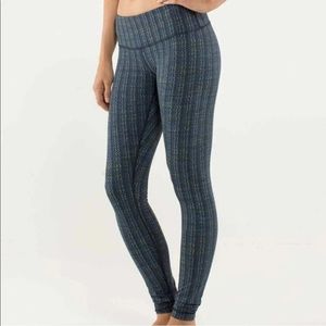 Lululemon Wunder Under Leggings Size 4.